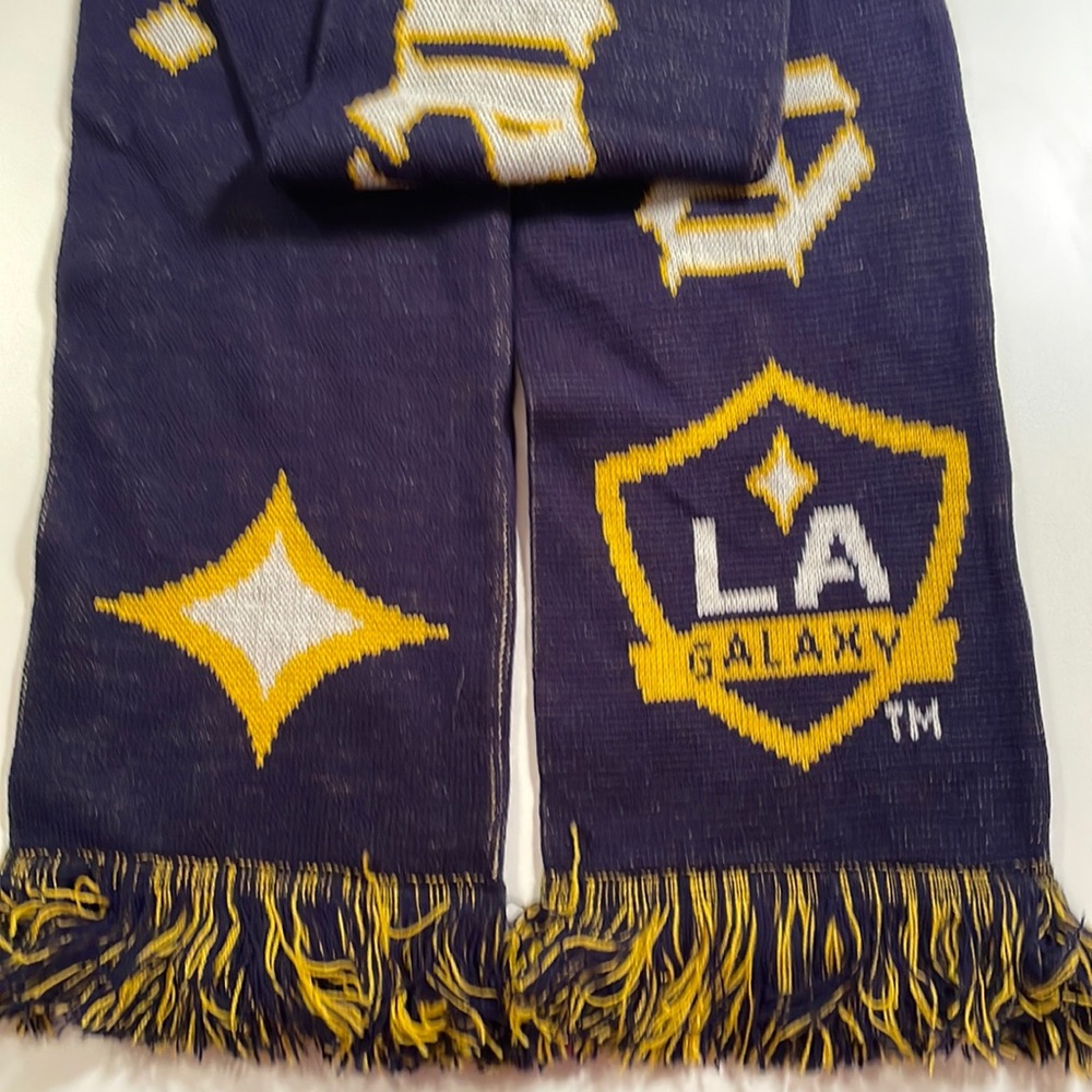 Soccer scarf. LA Galaxy